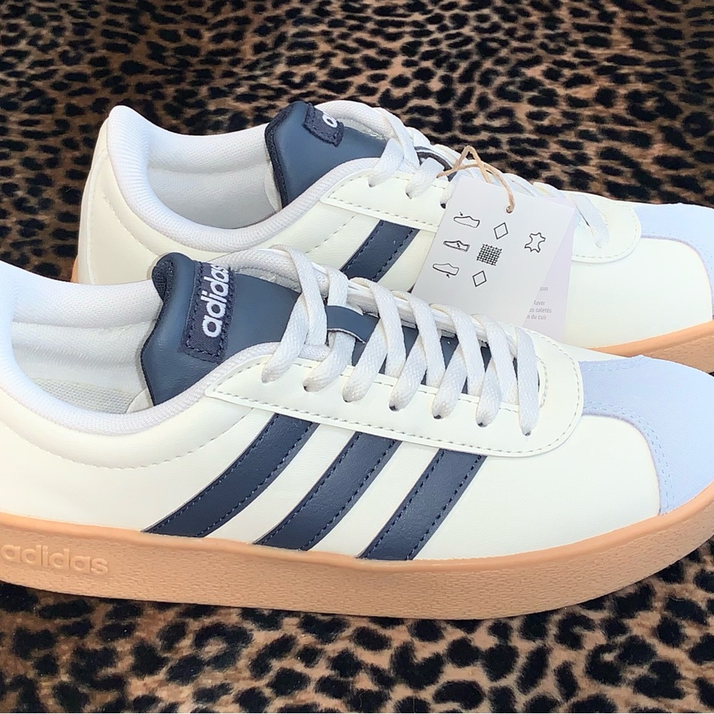 Adidas Court Base